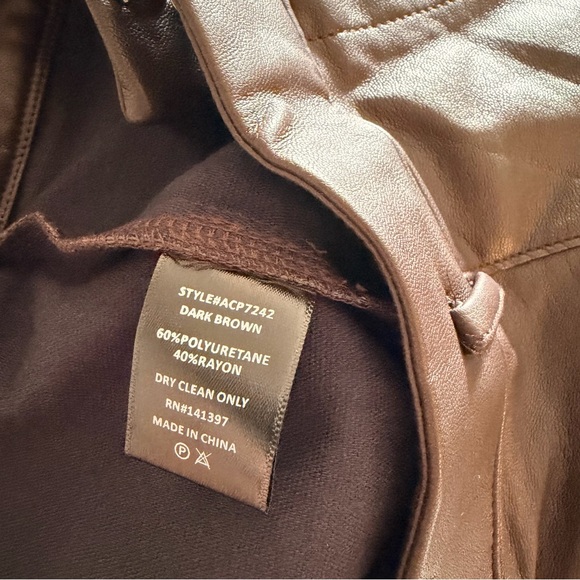 ASTR The Label Wilma Dark Brown Faux Leather Pleated High Rise Shorts Small NWT - Picture 8 of 8